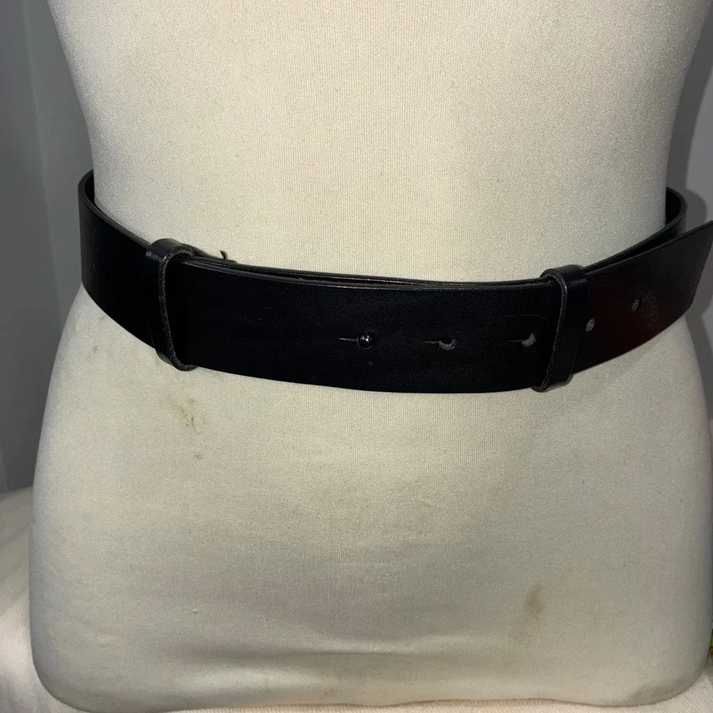 J Crew Single Prong Black Leather Belt Womens M Adjustable Classic Minimialistic - Picture 7 of 9